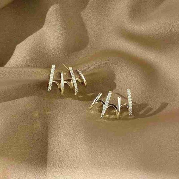 Silver-Plated Pearl Stud Earrings Curve Shinning for Women