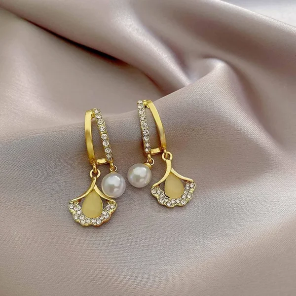 Handmade Ginkgo Maple Leaf Dangle Earrings for Women Vintage Pearl Drop Earrings Gold Crystal Dangle Earrings Drop Maple Leaf Stud Earrings Jewelry for Girls Gifts
