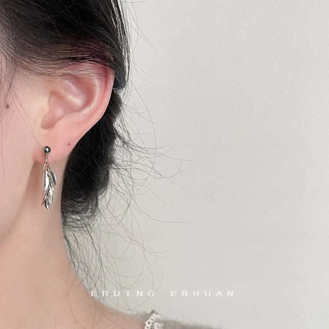 Elegant Leaf Silver Needle Earrings – Minimalist Anti-Tarnish Women’s Jewelry – Lightweight Everyday Wear Earrings