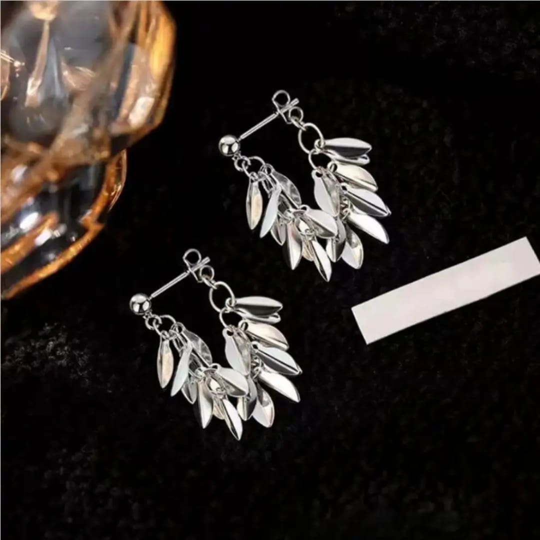 Leaf Silver Needle Earrings – Elegant Minimalist Anti-Tarnish
